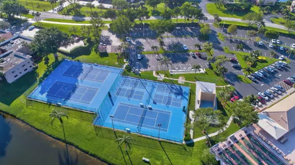 Delray Beach, FL 33484,15355 Lakes Of Delray BLVD 309