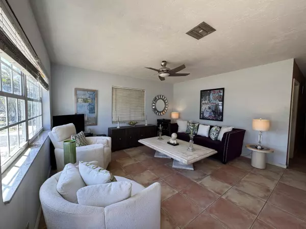 Boca Raton, FL 33432,477 SW 1st ST