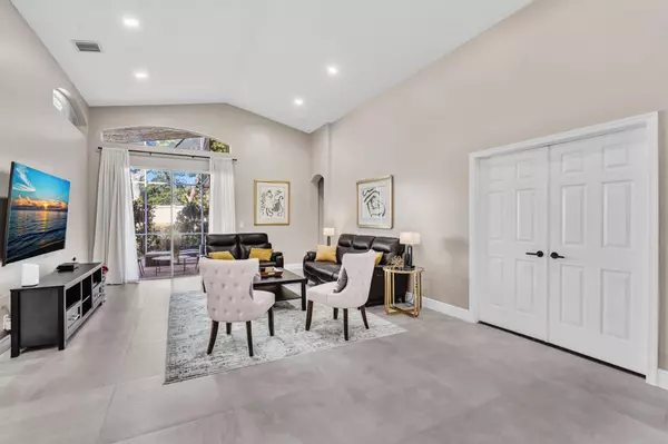 9989 Torino DR Lake Worth, FL 33467