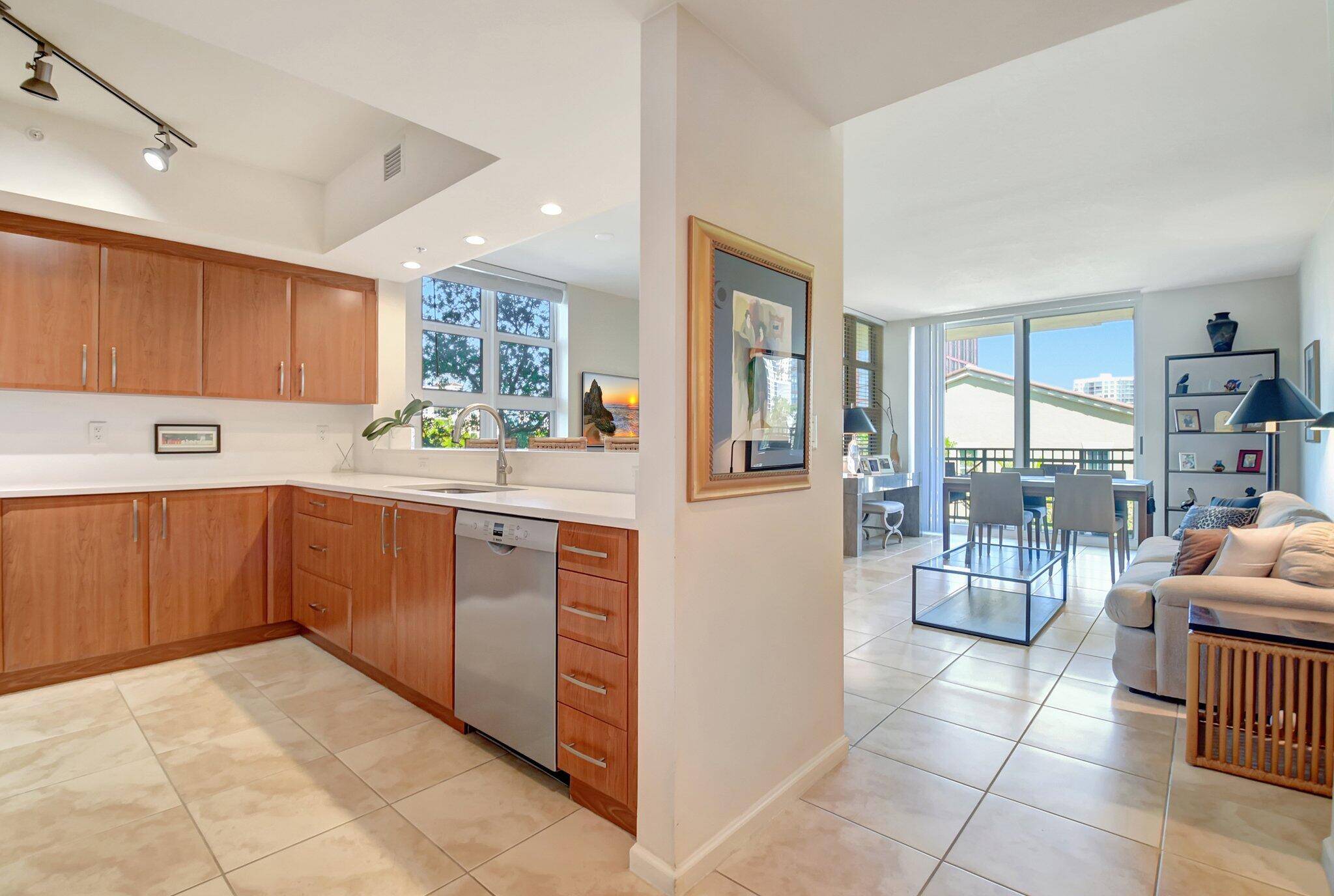 403 S Sapodilla AVE 305, West Palm Beach, FL 33401