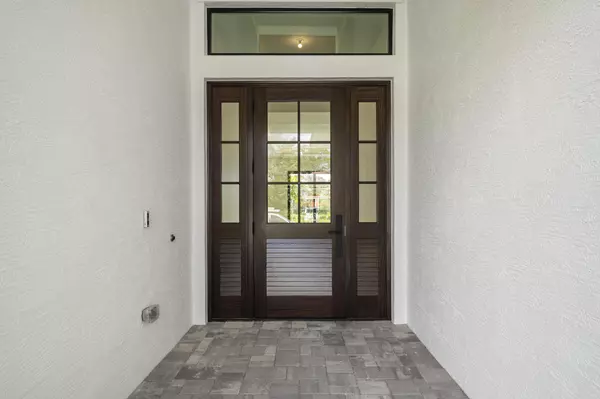 Port Saint Lucie, FL 34984,207 SE Bella Strano
