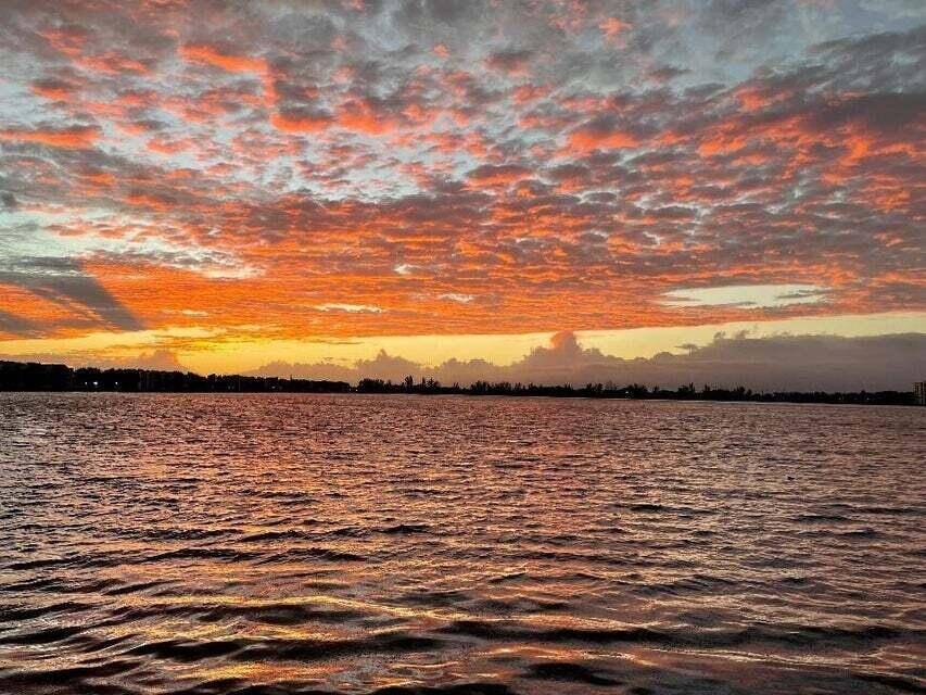 Oakland Park, FL 33309,110 Lake Emerald DR 405