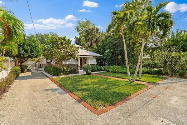 Stuart, FL 34994,629 SW St Lucie CRES