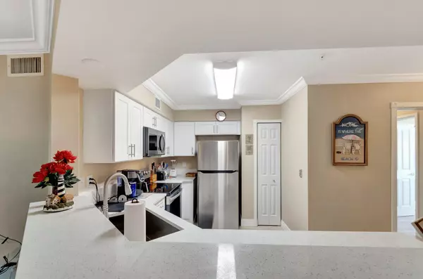 Hypoluxo, FL 33462,500 Scotia DR 305