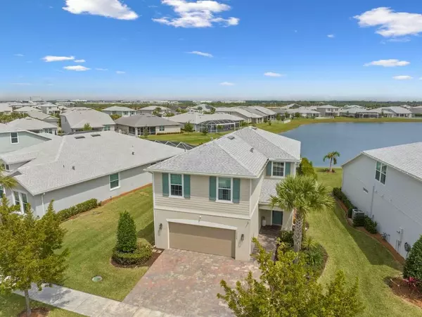 10064 SW Captiva DR, Port Saint Lucie, FL 34987