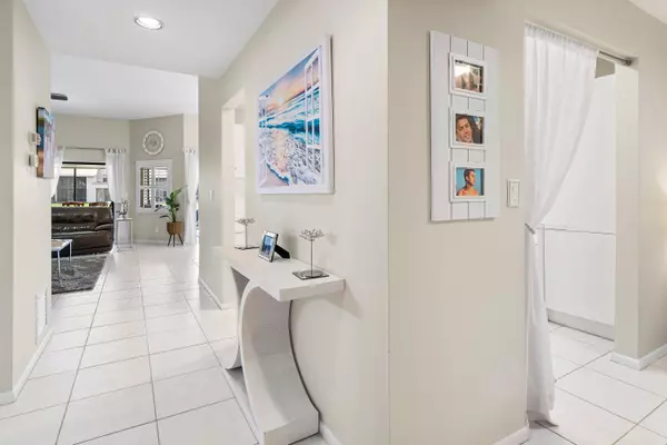 Delray Beach, FL 33484,5285 E Monterey CIR