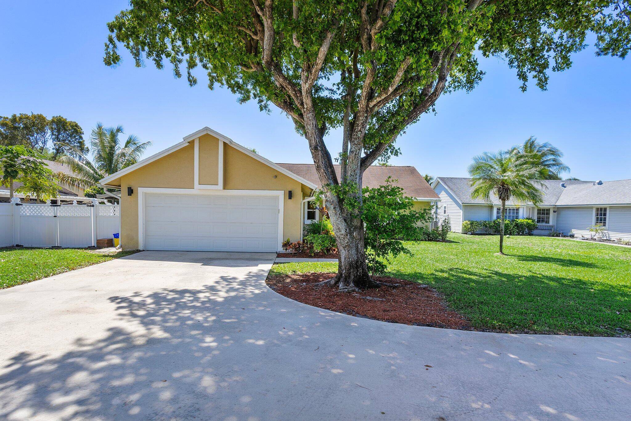 Boynton Beach, FL 33436,1800 N Banyan Creek CIR