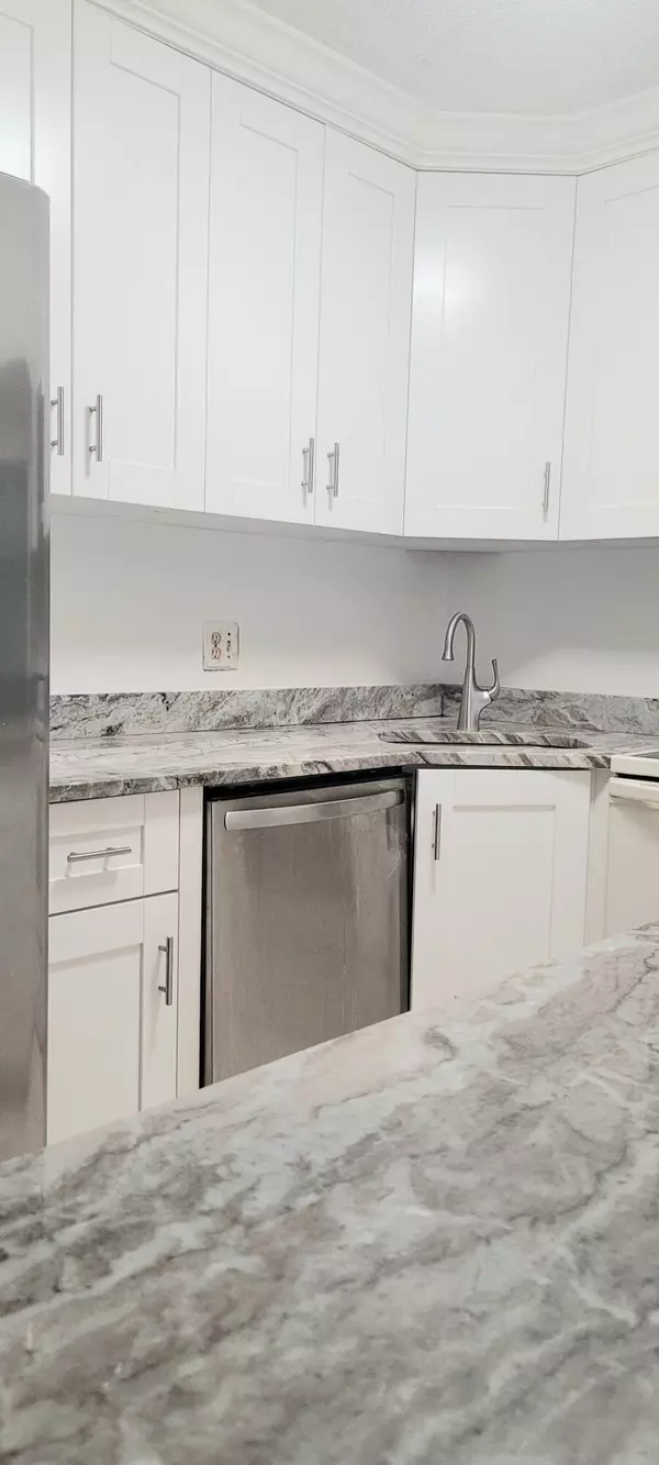 West Palm Beach, FL 33417,3670 Alder DR F1