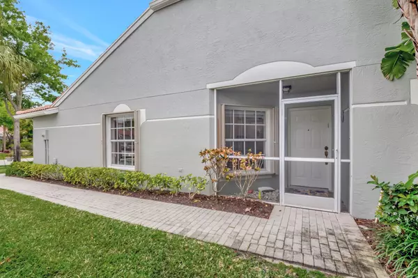Boynton Beach, FL 33472,8398 Logia CIR