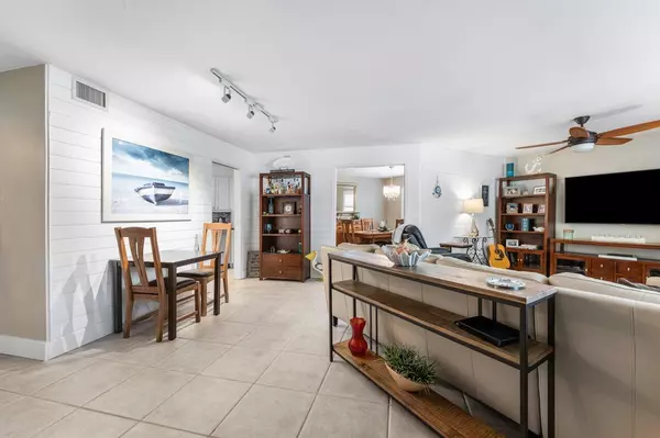 Jupiter, FL 33477,297 Seabreeze CIR