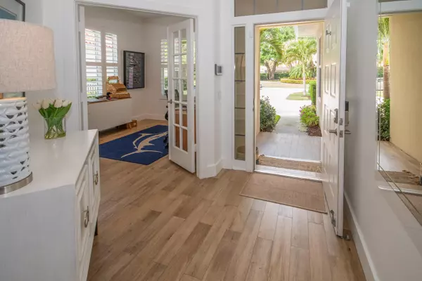 Palm Beach Gardens, FL 33410,518 E Tall Oaks DR