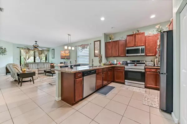 Greenacres, FL 33463,4848 Pond Pine WAY