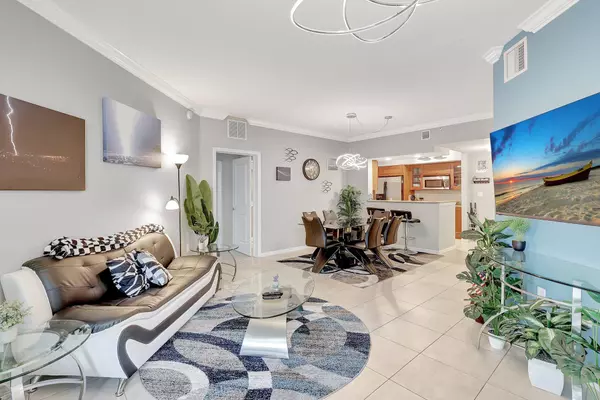 Stuart, FL 34994,975 NW Flagler AVE 207