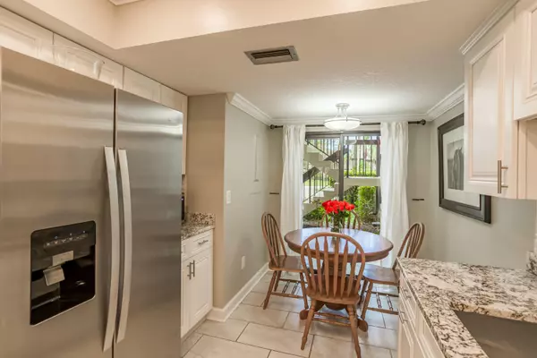 Wellington, FL 33414,13329 Polo Club RD 104