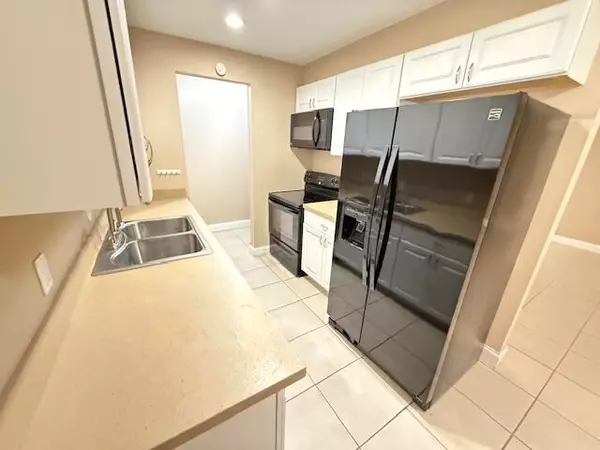 Jupiter, FL 33469,150 Pineview RD E3