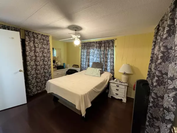 Fort Pierce, FL 34946,402 Dakota WAY