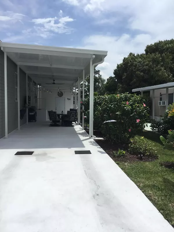 Fort Pierce, FL 34982,187 Cardinal AVE