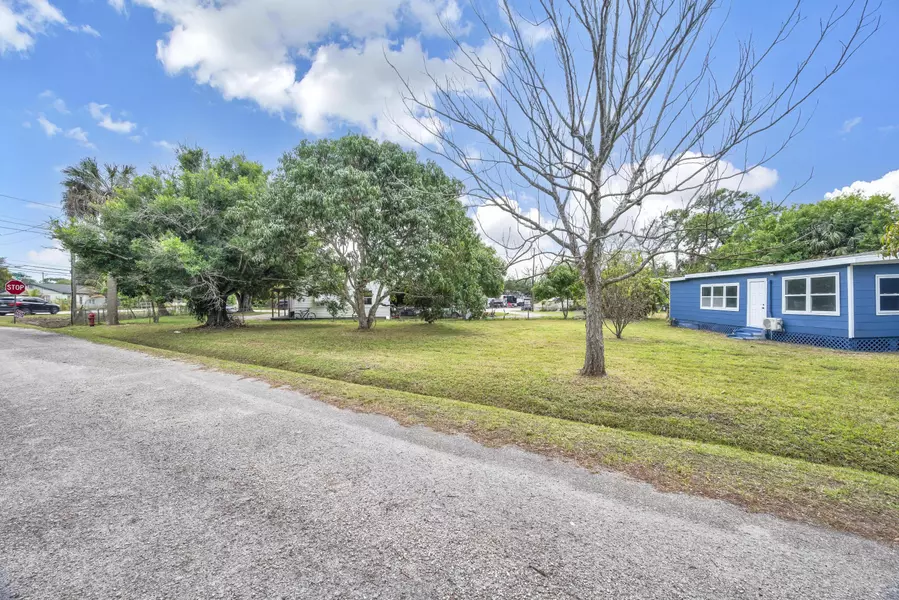 4175 Avenue I, Fort Pierce, FL 34947