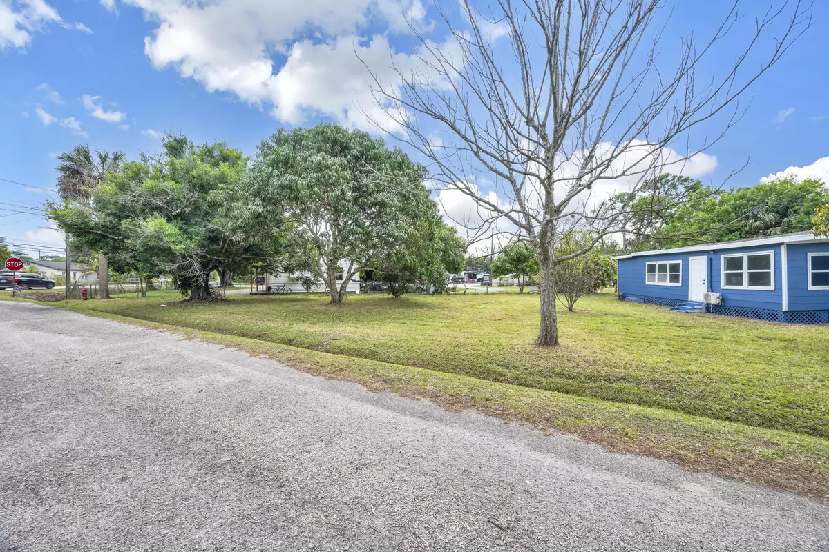 Fort Pierce, FL 34947,4175 Avenue I