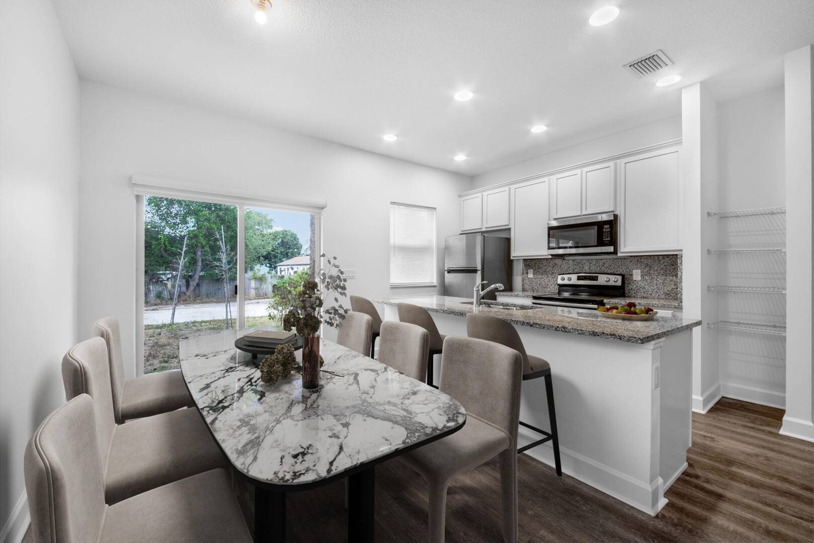 Lake Worth, FL 33460,607 N F ST