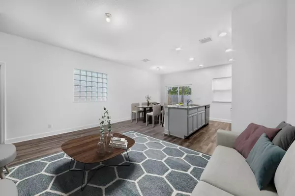 Lake Worth Beach, FL 33460,607 N F ST