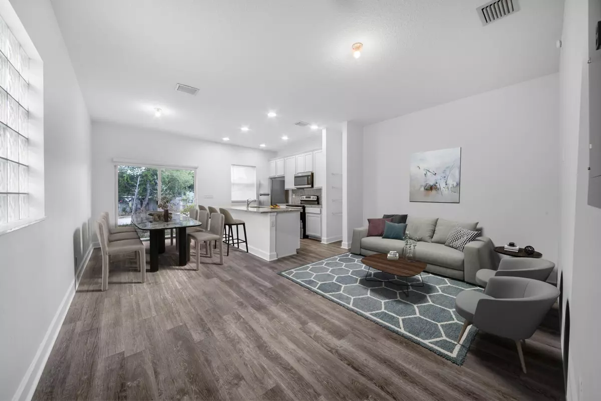Lake Worth Beach, FL 33460,607 N F ST
