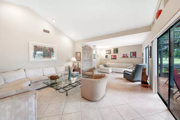 Boynton Beach, FL 33437,5629 Lakeview Mews CT