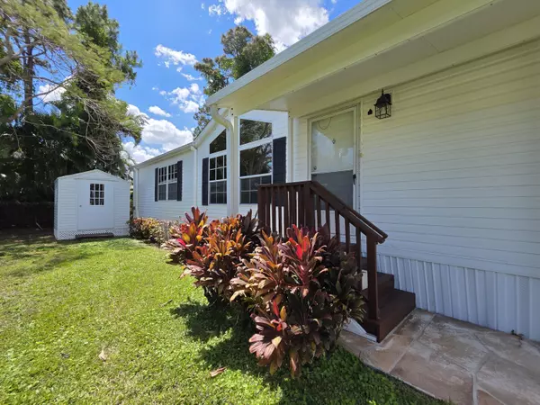 Lantana, FL 33462,4124 8th CT