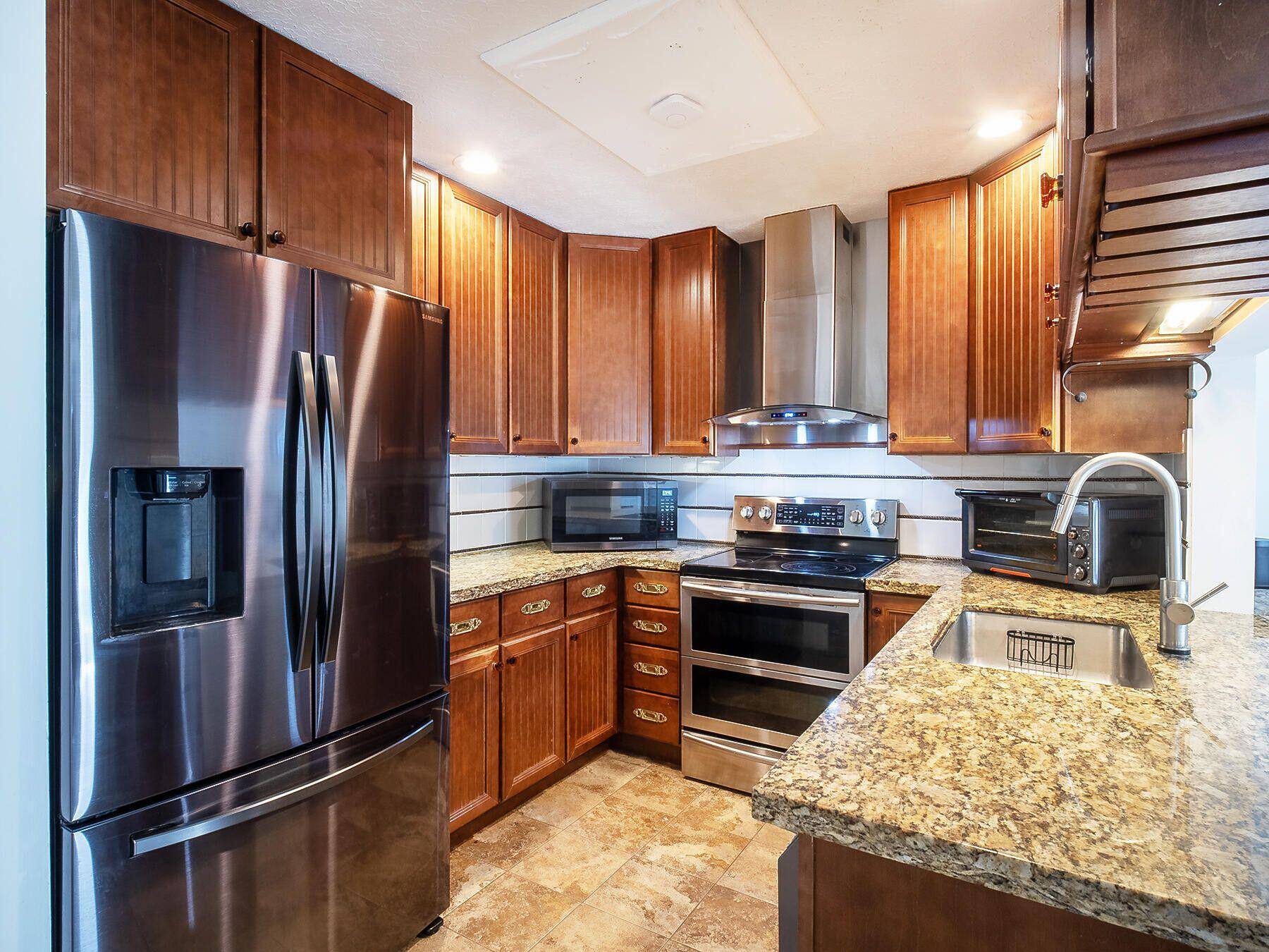 446 SE Cardinal TRL, Stuart, FL 34997