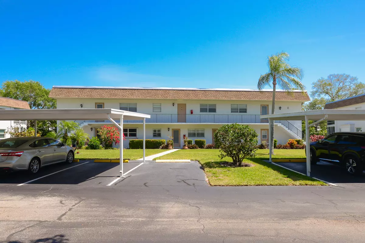 Stuart, FL 34996,2950 SE Ocean BLVD 11-3