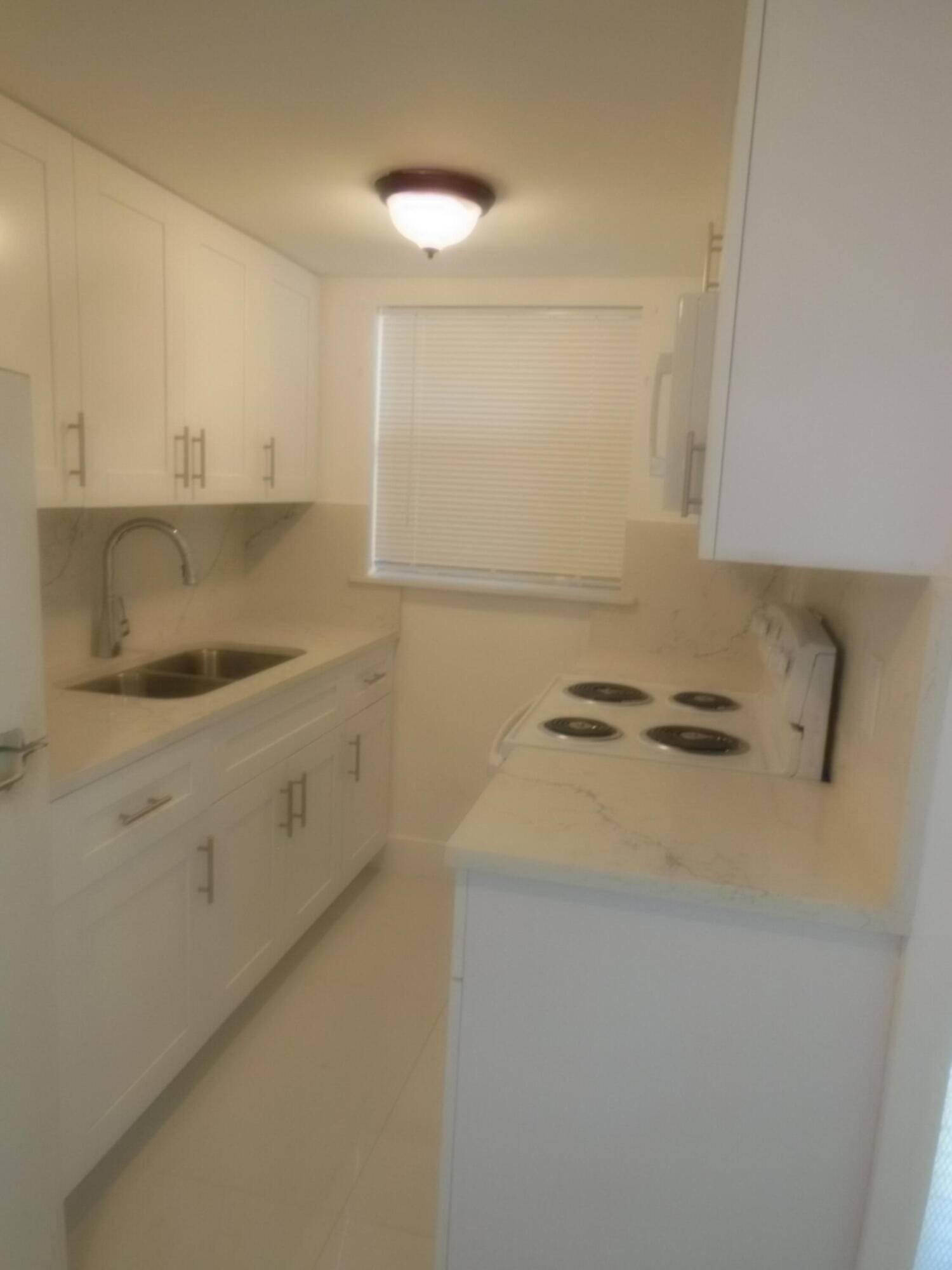Lake Worth Beach, FL 33460,201 S J ST 5