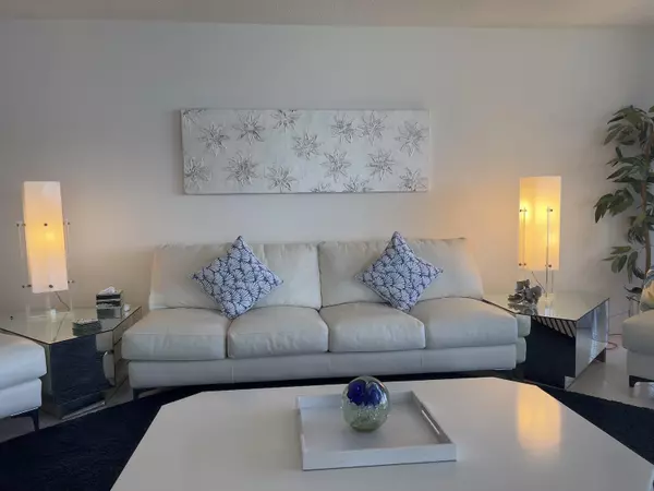South Palm Beach, FL 33480,3546 S Ocean BLVD 402