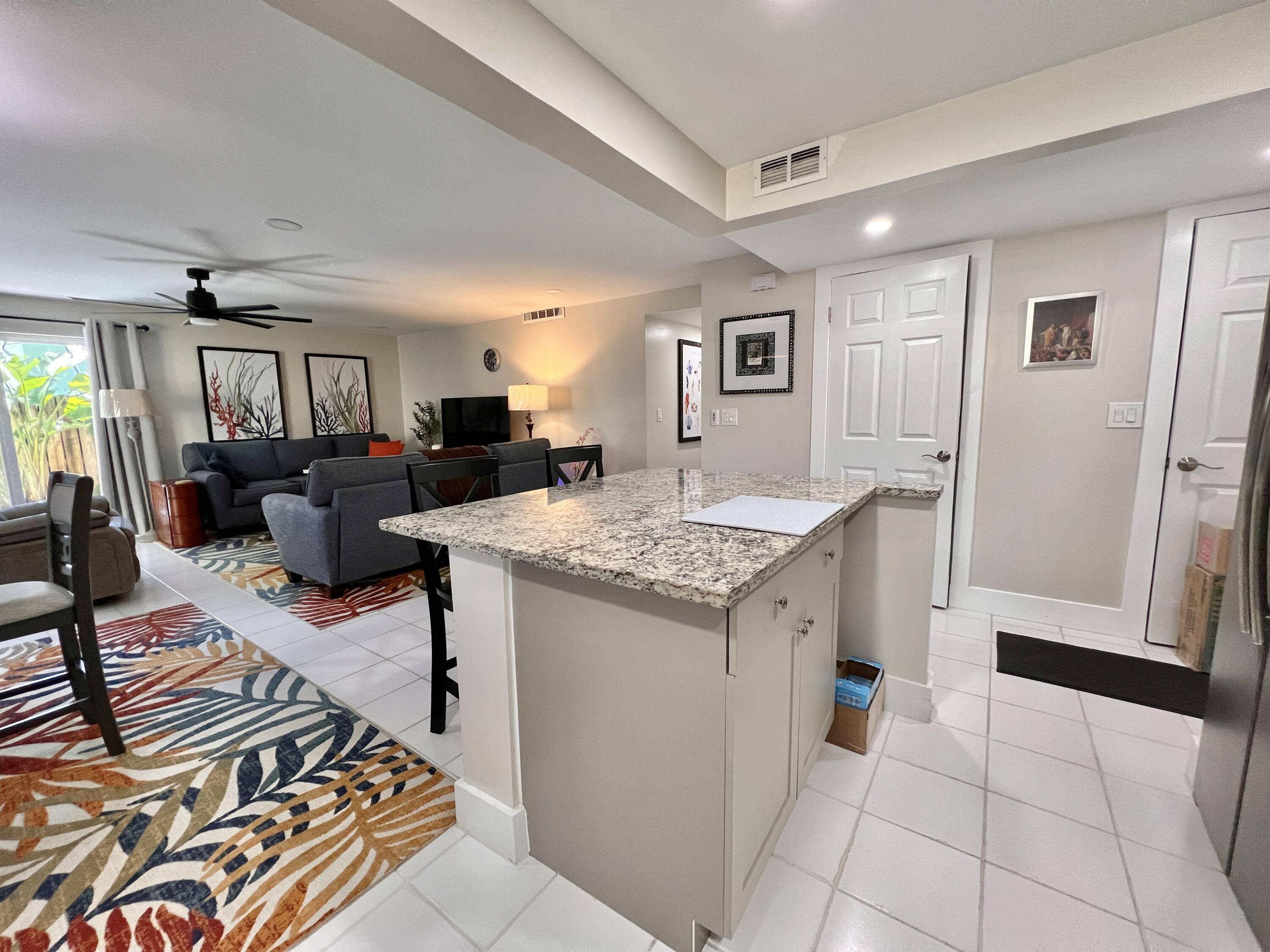 Lantana, FL 33462,720 N Dixie HWY 303