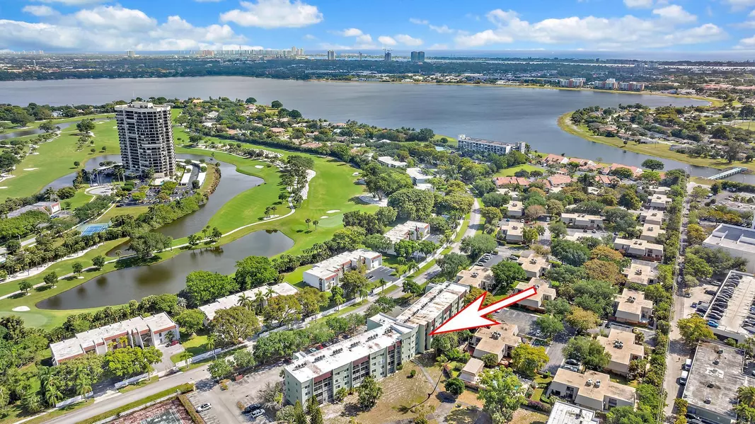 1638 Embassy DR 306, West Palm Beach, FL 33401