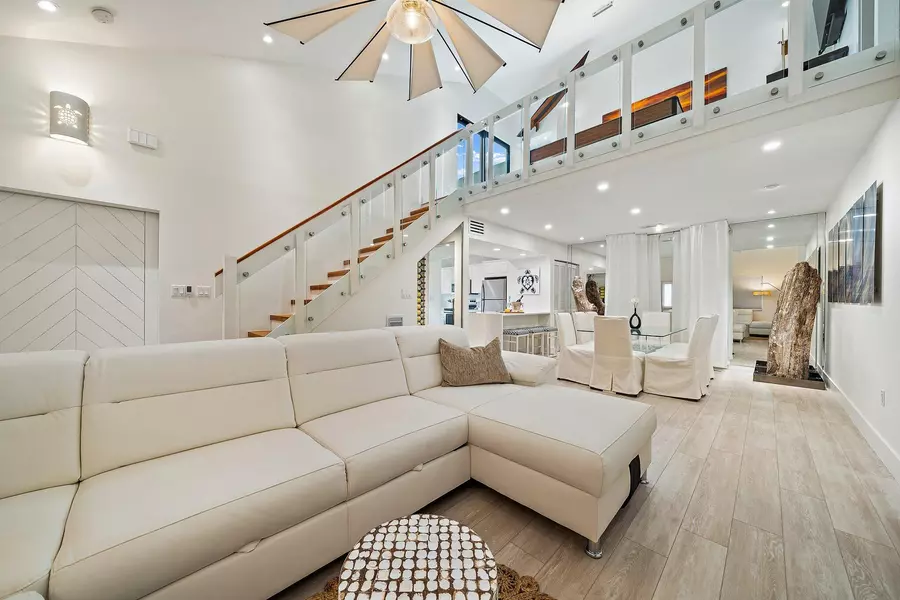 350 N Bella Vista CT 50, Jupiter, FL 33477