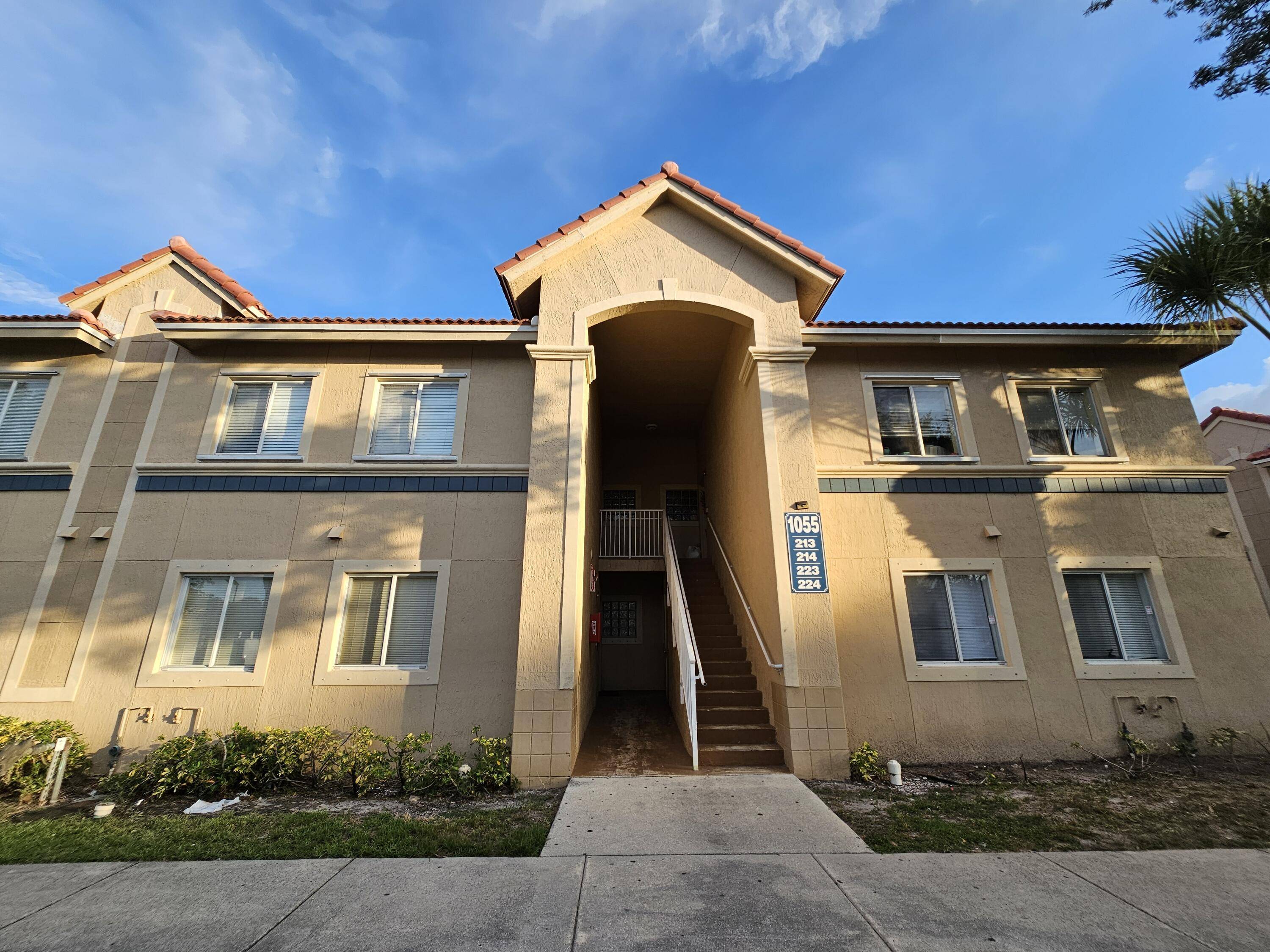 1055 Golden Lakes BLVD 213, West Palm Beach, FL 33411