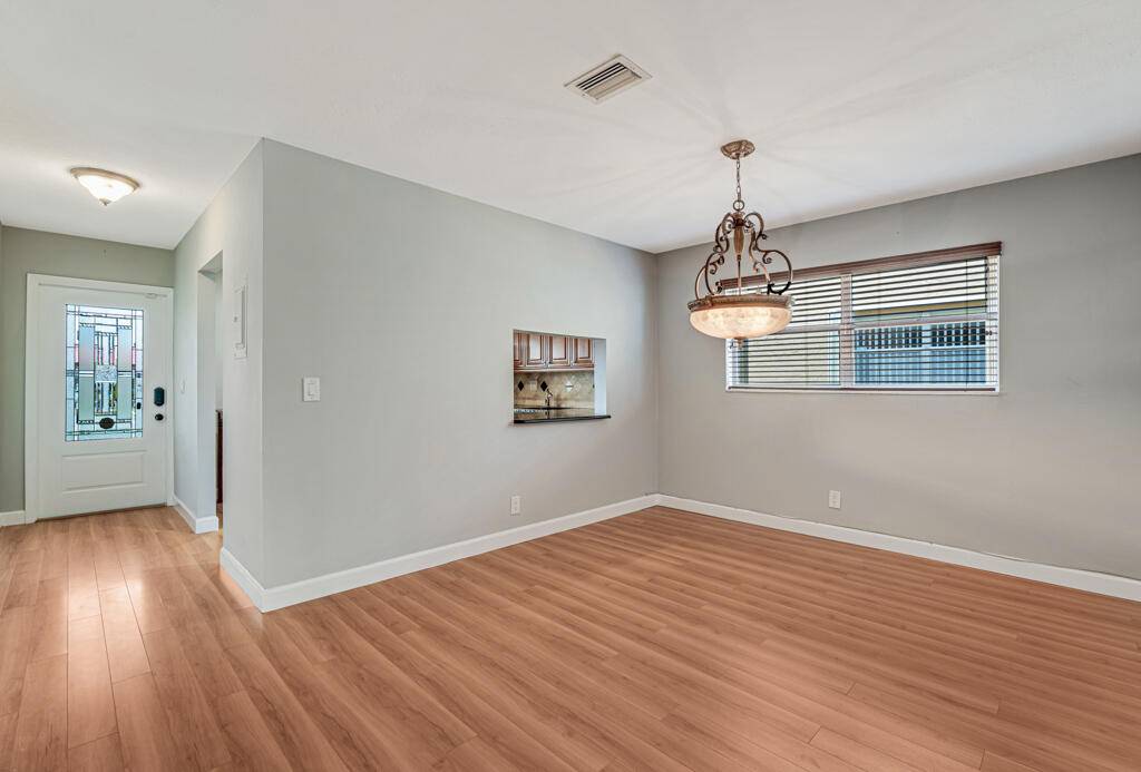 West Palm Beach, FL 33411,104 Lake Helen DR
