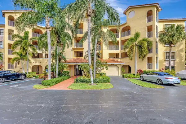 Juno Beach, FL 33408,300 Uno Lago DR 101