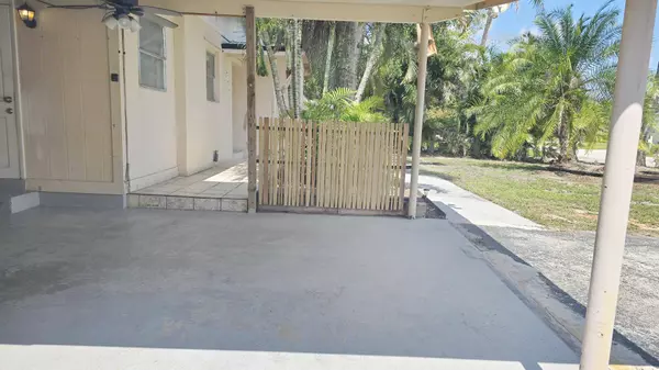 West Palm Beach, FL 33413,831 Sarazen DR