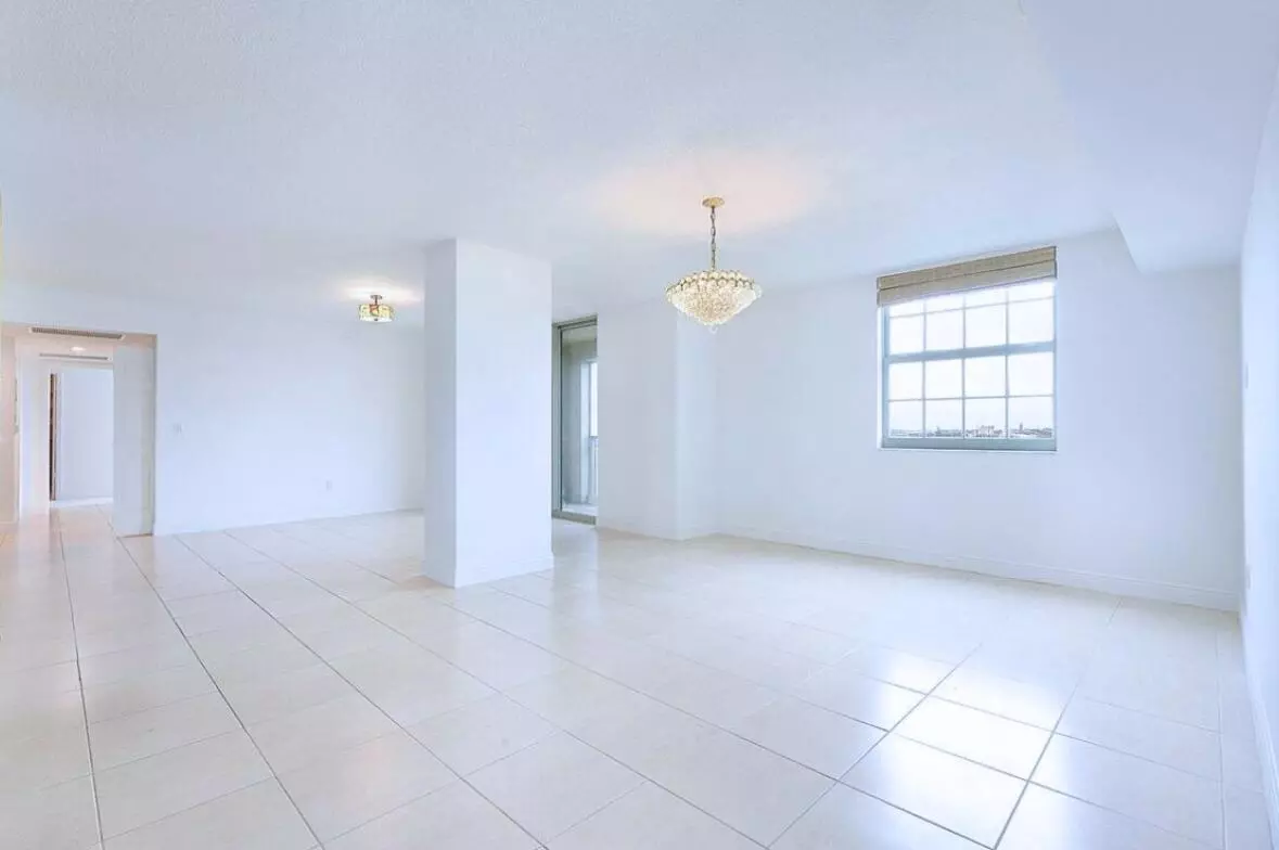 West Palm Beach, FL 33401,610 Clematis ST 700