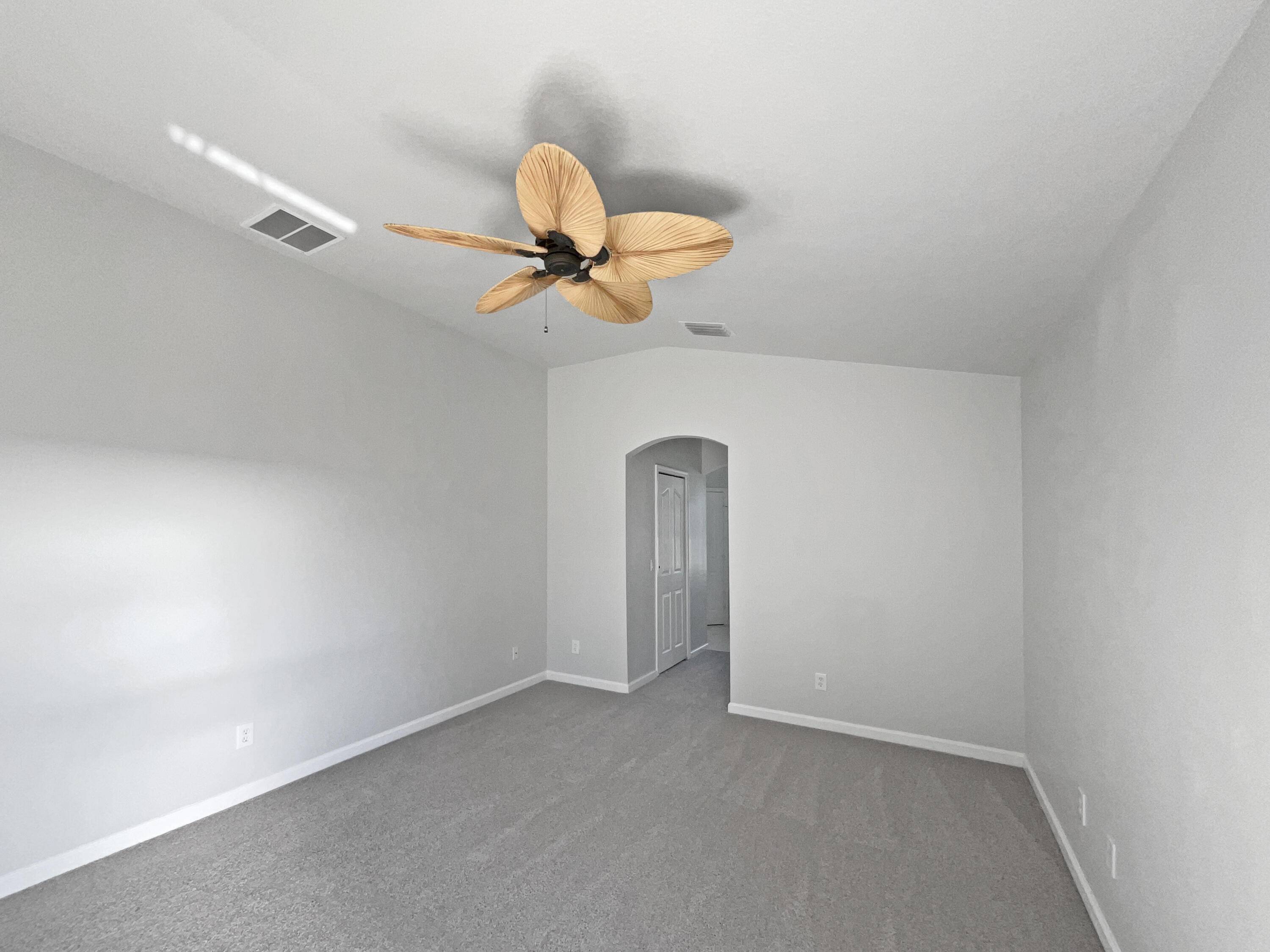 Port Saint Lucie, FL 34983,672 SE Sweetbay AVE