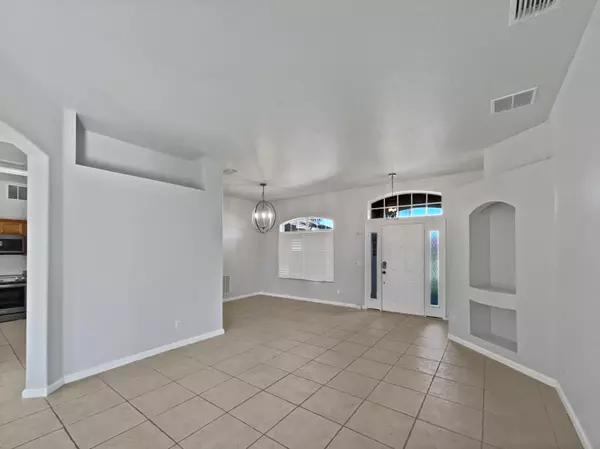 Port Saint Lucie, FL 34983,672 SE Sweetbay AVE