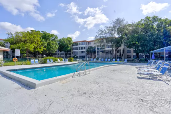 2650 NW 49th AVE 422, Lauderdale Lakes, FL 33313