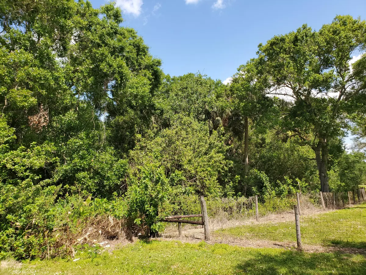 Okeechobee, FL 34974,6805 NE 2nd ST