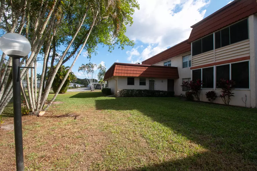12009 Poinciana BLVD 108, Royal Palm Beach, FL 33411