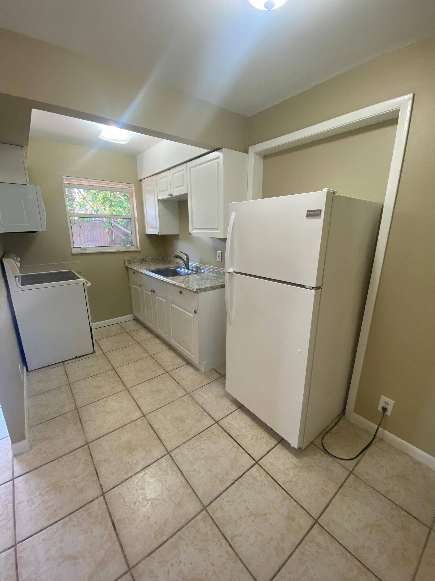 Lake Worth, FL 33460,1217 S N ST 3