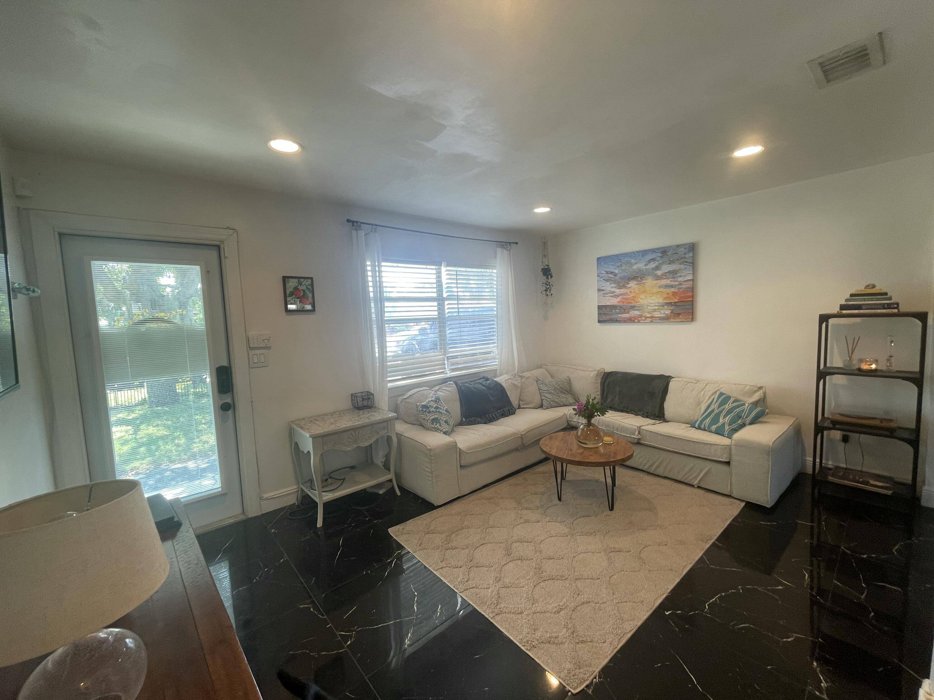 Riviera Beach, FL 33404,130 W 23rd ST