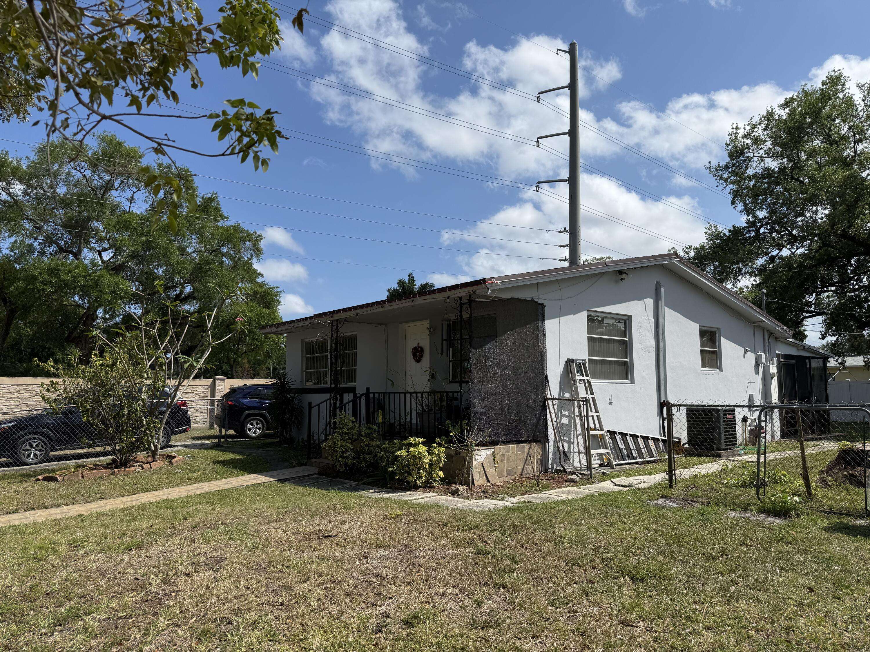 6400 Meade ST, Hollywood, FL 33024