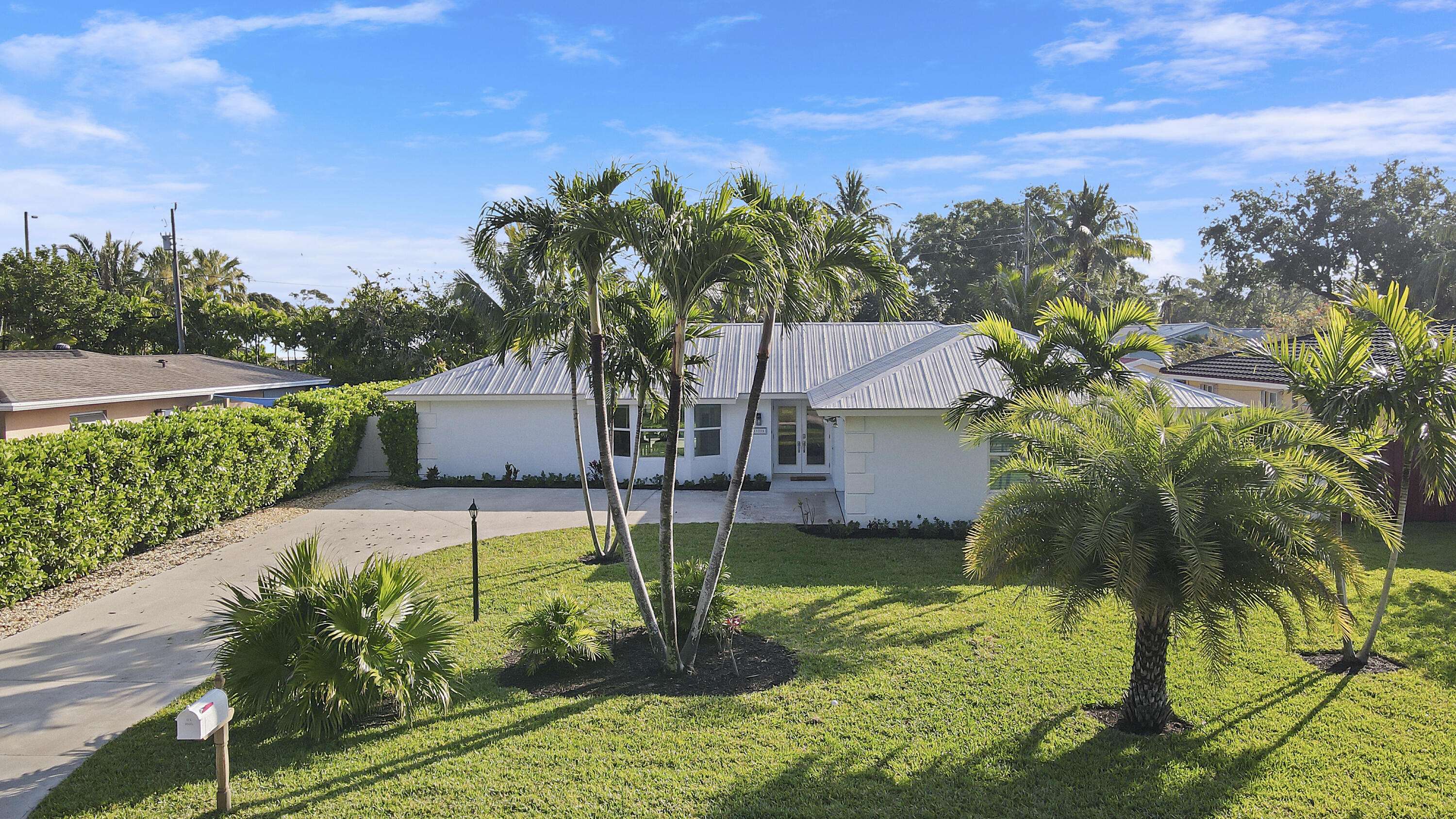 Tequesta, FL 33469,19228 Caribbean CT