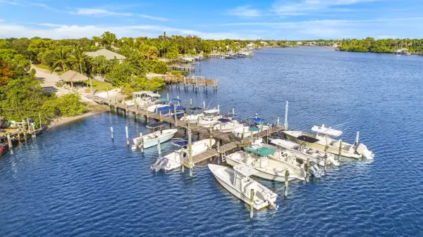 Tequesta, FL 33469,19228 Caribbean CT